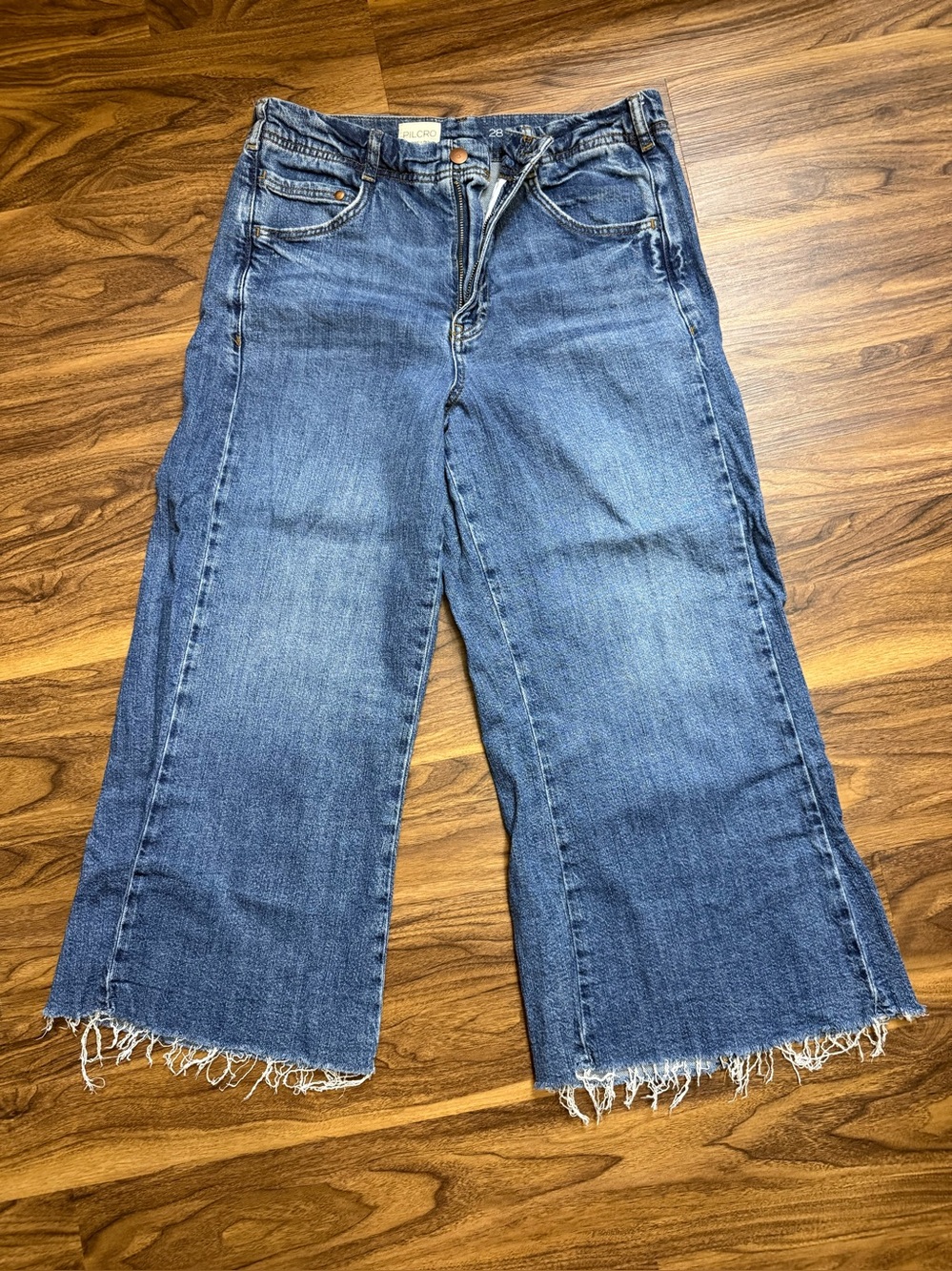 Pilcro Wide Leg Crop Jeans in Medium Blue - Women's